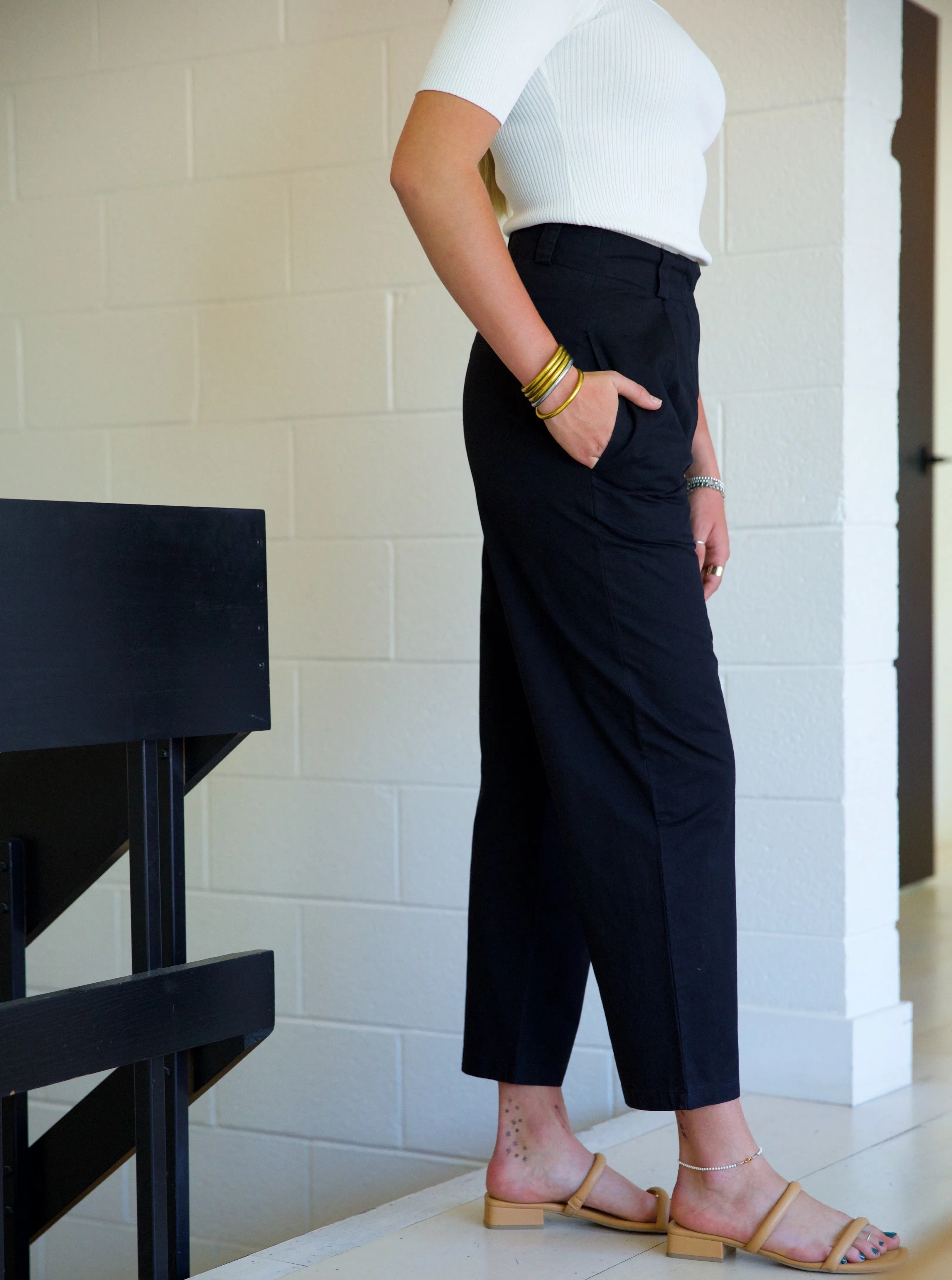 Lula Pant Black detail design
