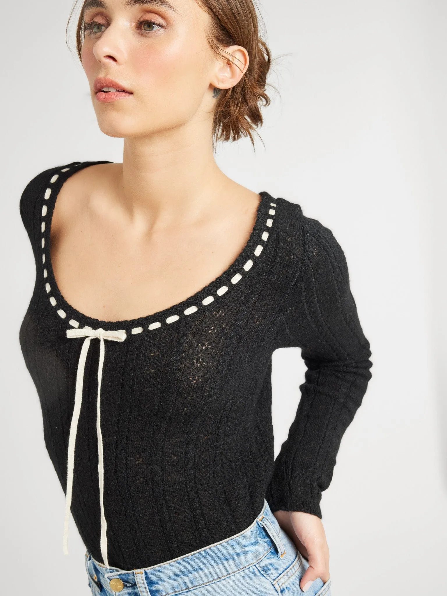 Margaret Pullover in Black Weekend Feel