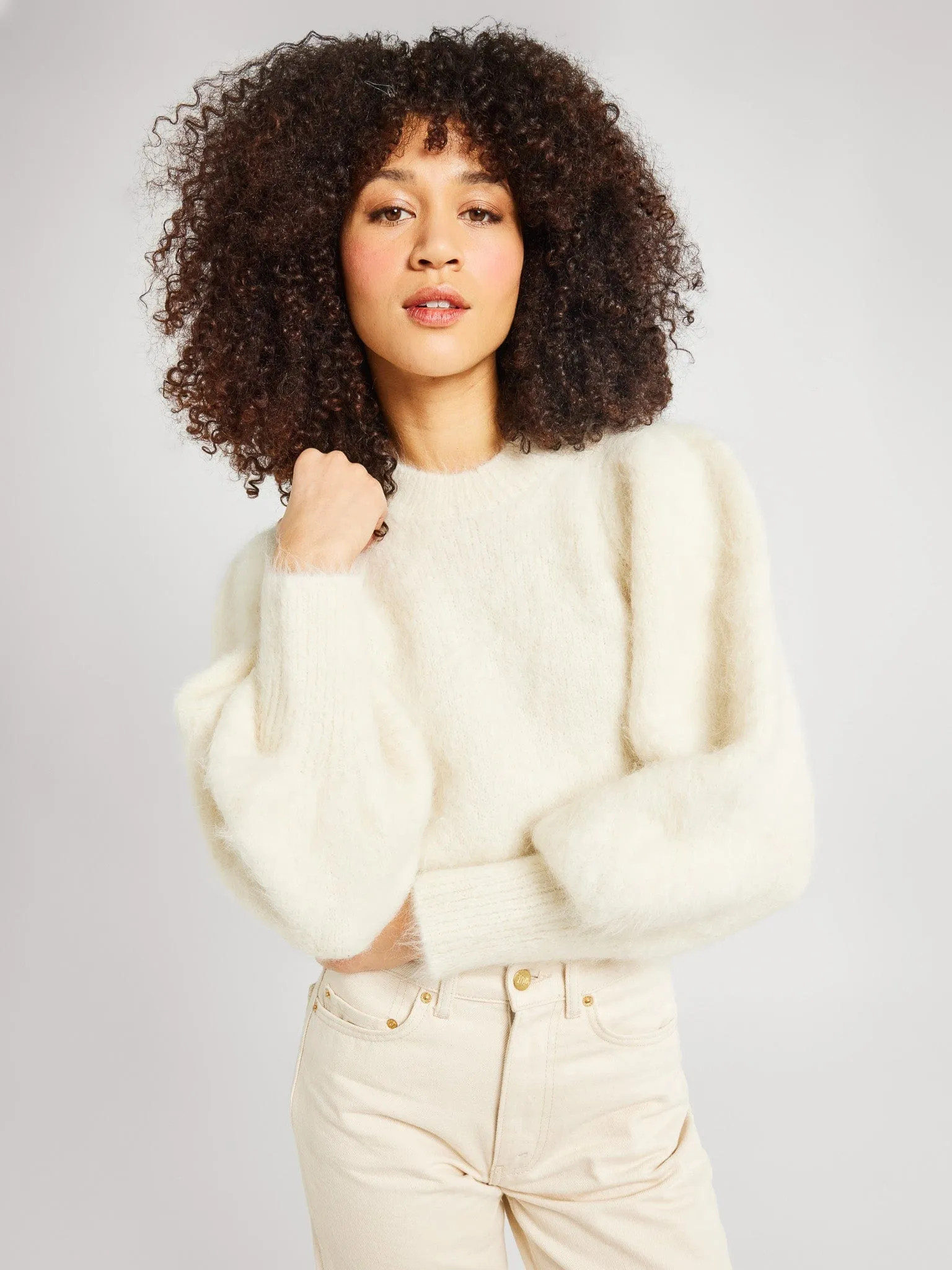 Maya Sweater in White Layer Smart