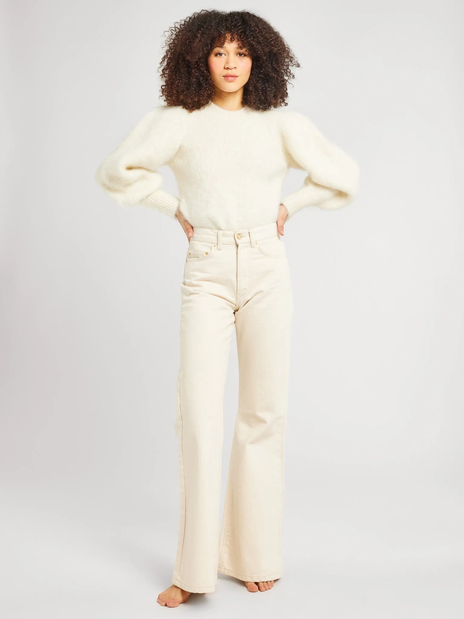 Maya Sweater in White Chic Fit
