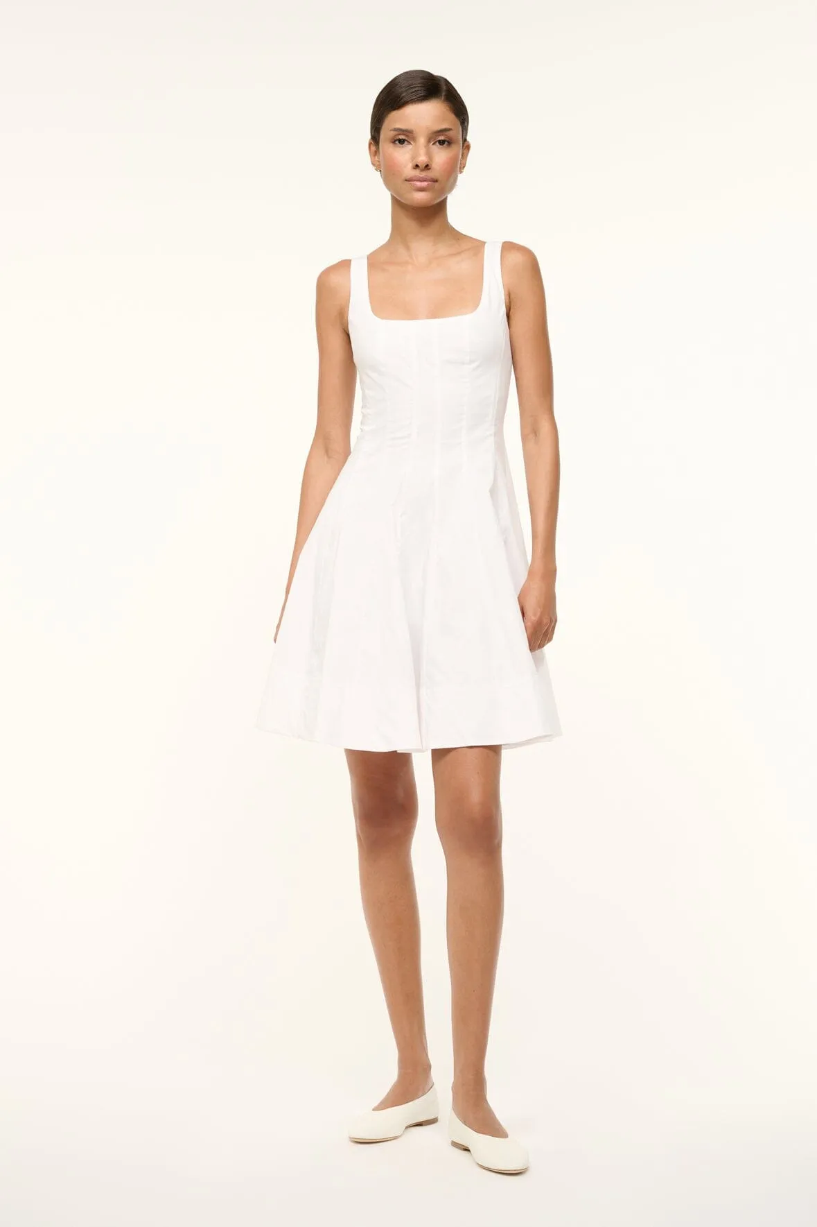 MINI WELLS DRESS | WHITE simple look