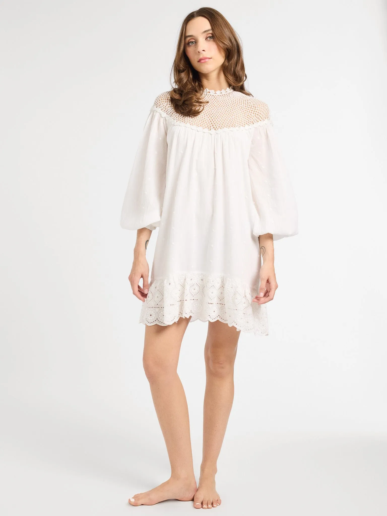 Mirella Crochet Dress in White harmony vibe