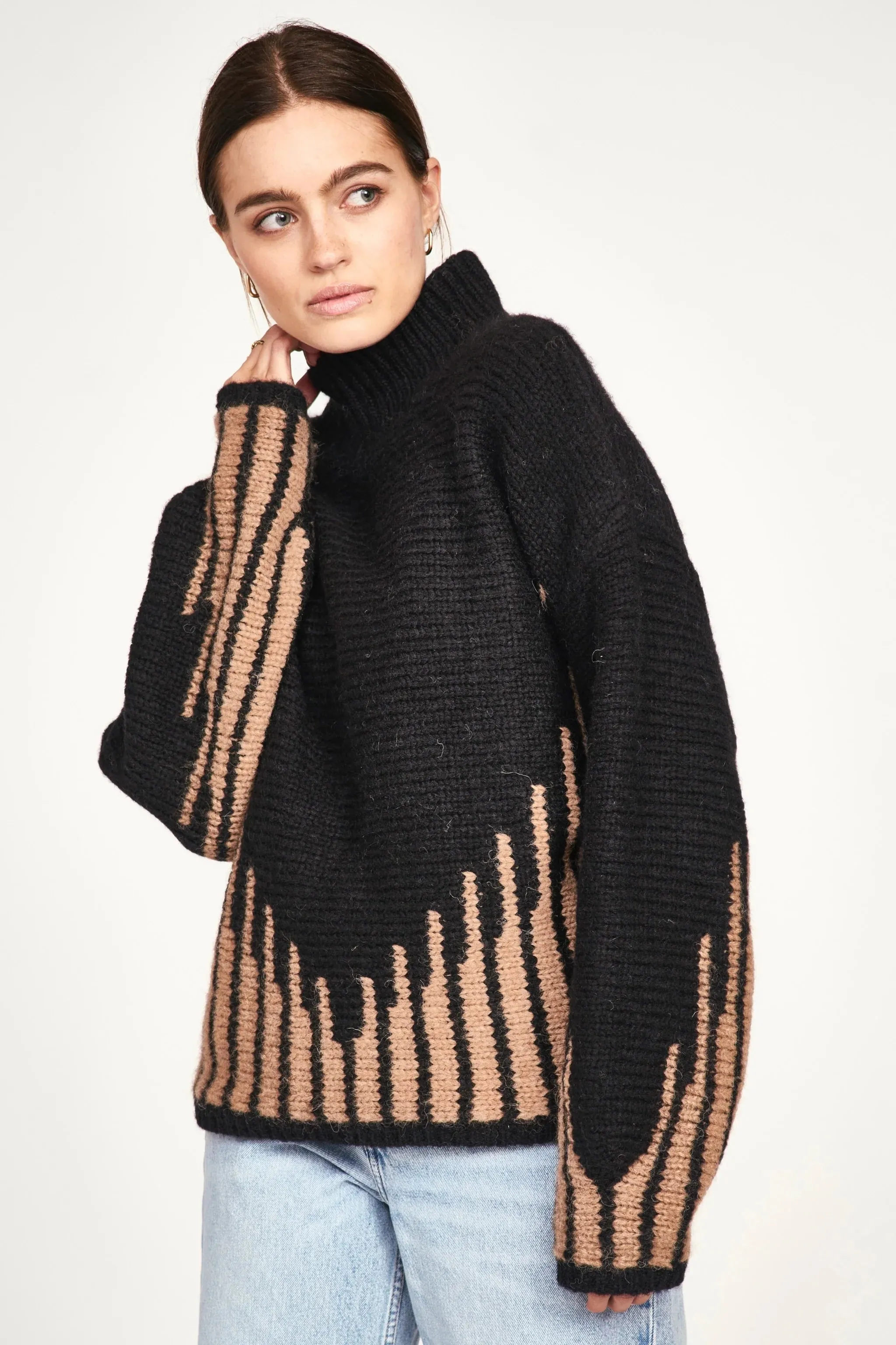 Mirth Highland Sweater Black Neutral Wear
