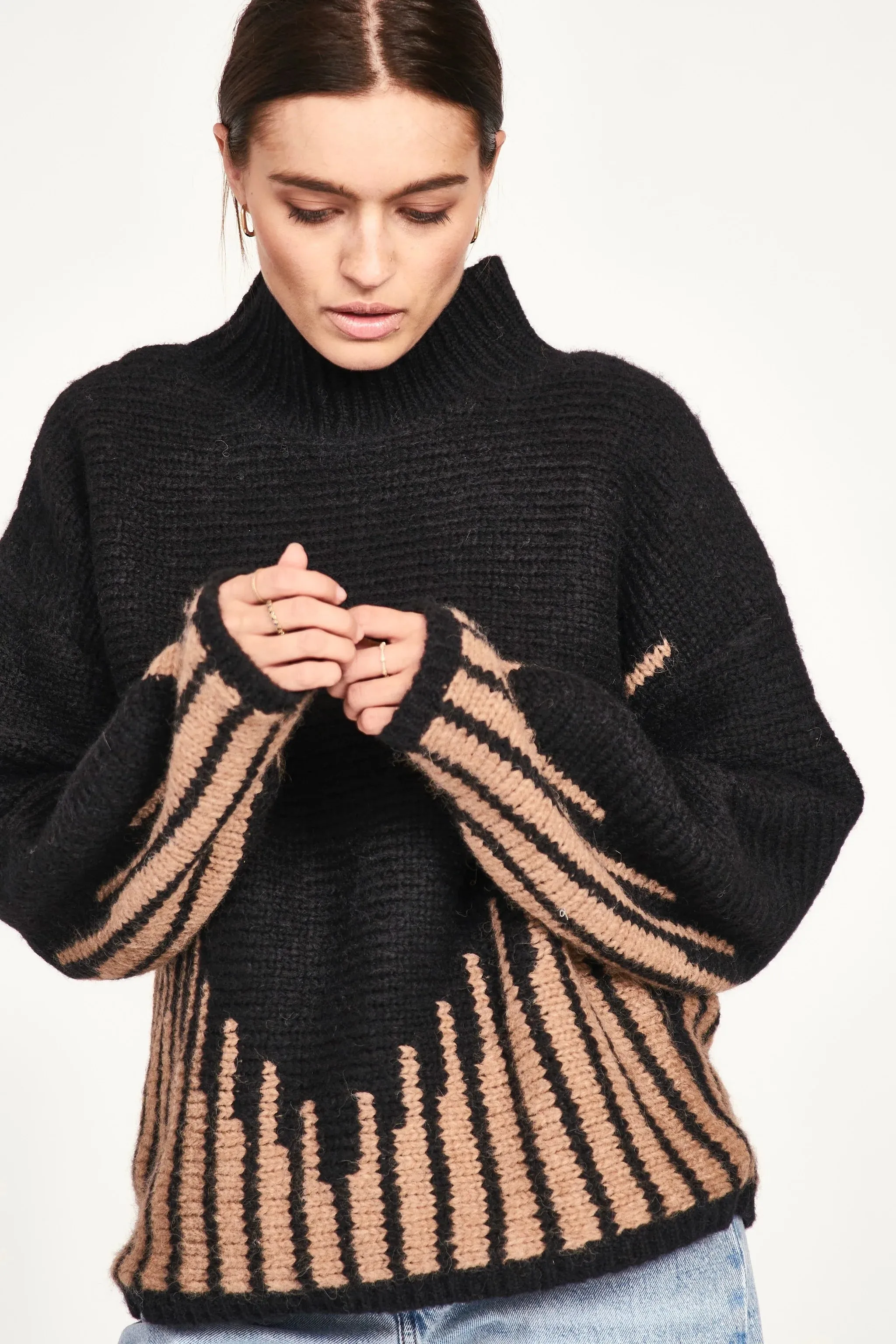 Mirth Highland Sweater Black Effortless Days