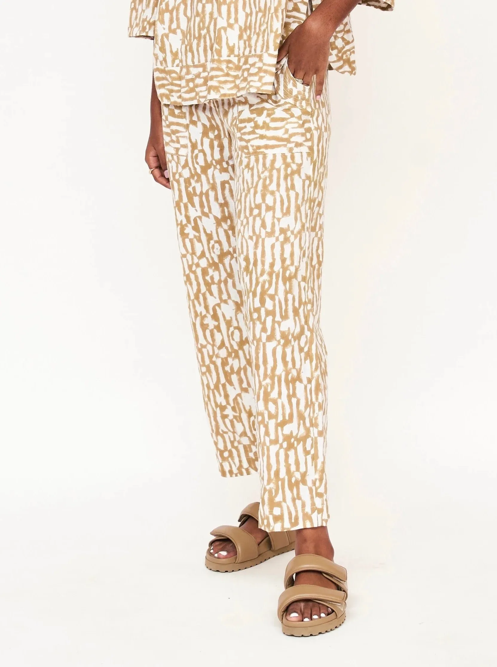 Mirth Tivot Slim Pant in Driftwood soft skin-friendly