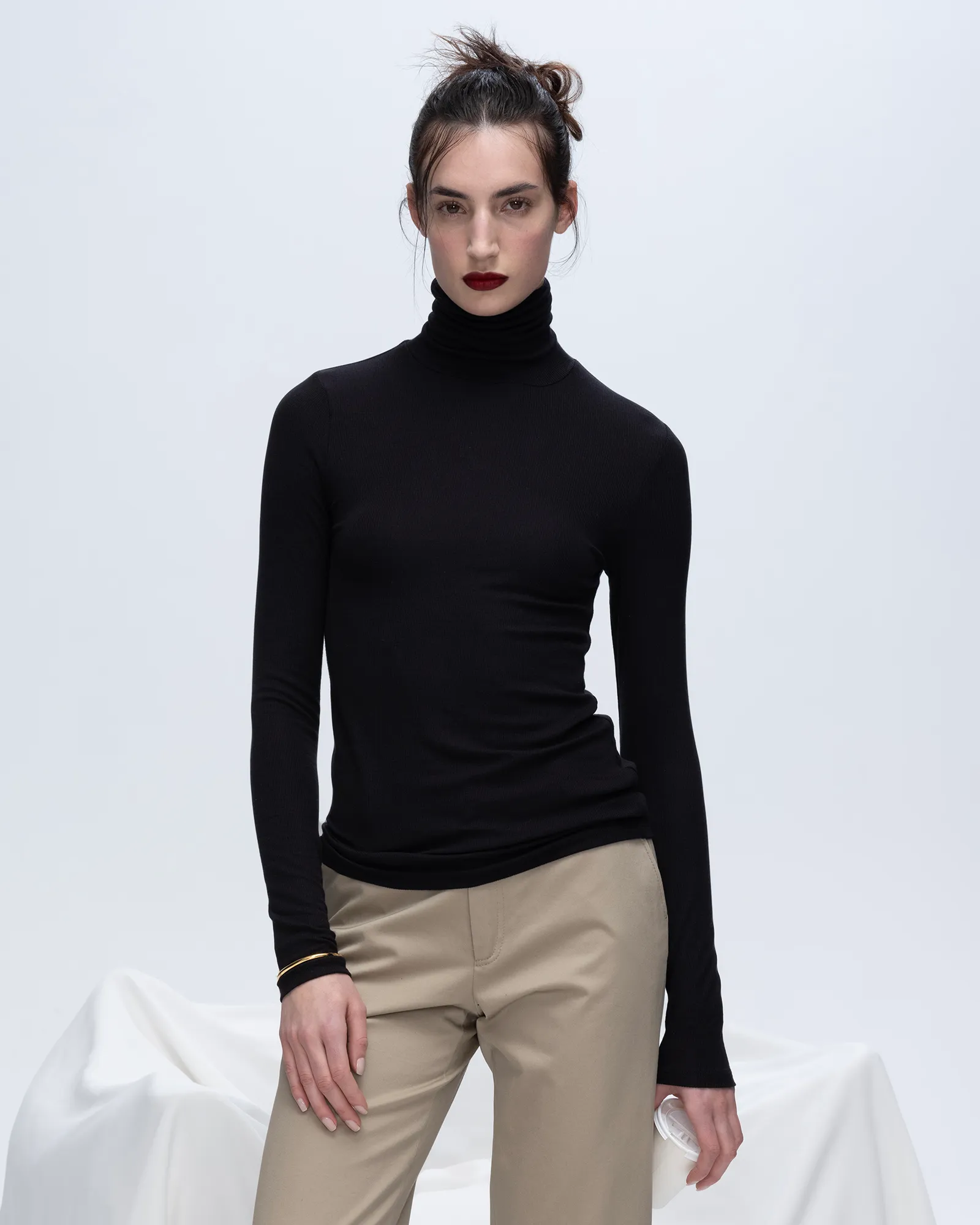 Modal Rib Turtleneck - Black soft texture