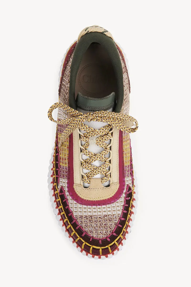 Nama Sneaker sport trend