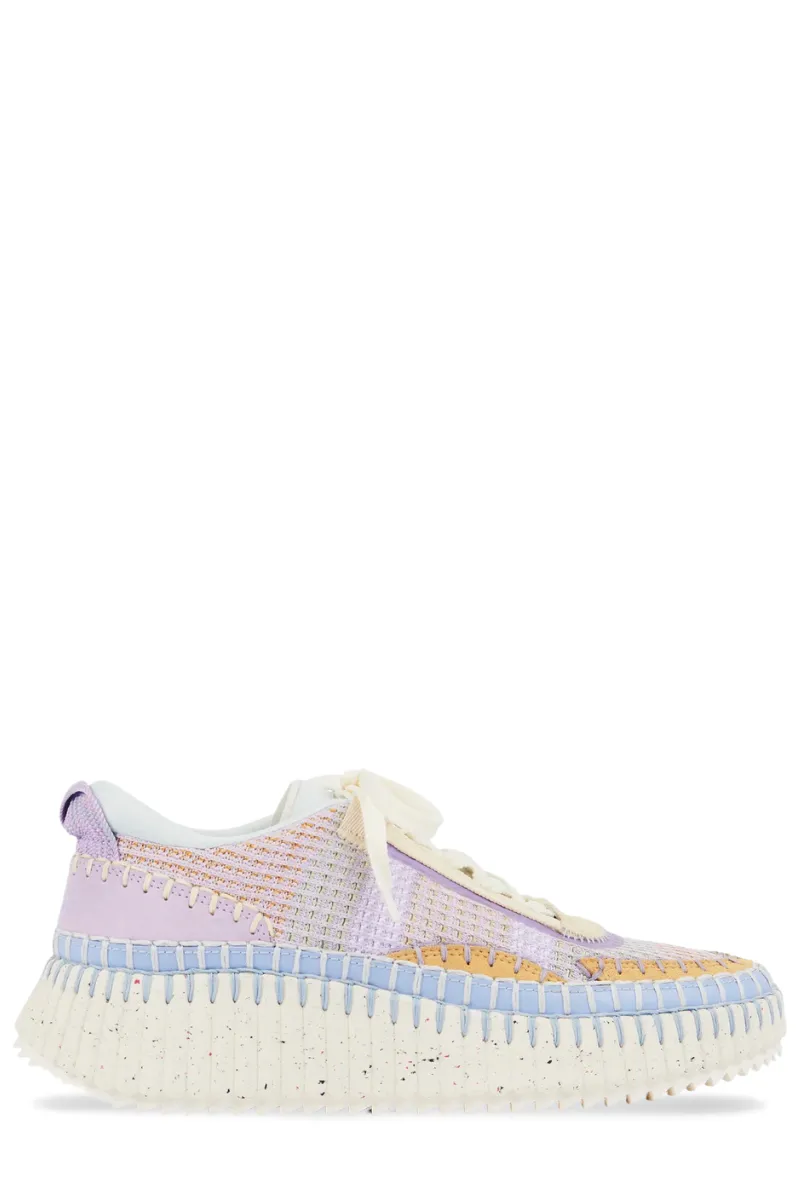 Nama Sneaker casual chic
