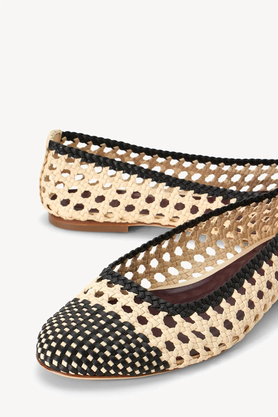 NELL CROCHET BALLERINA | CREAM BLACK travel buddy
