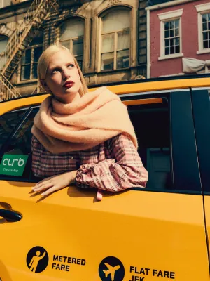Neve Scarf in Peche echo fit