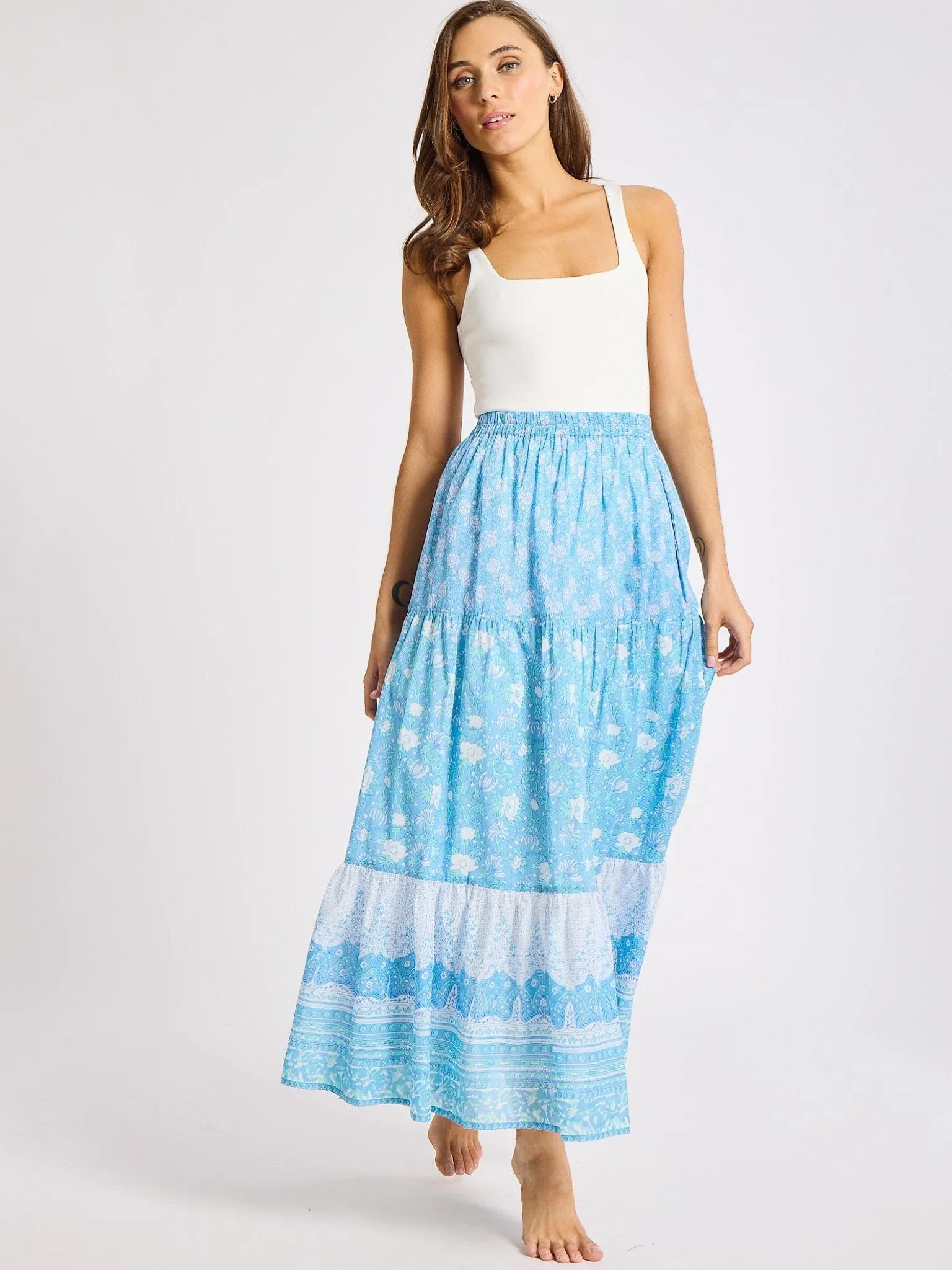 Paola Skirt in Charleston Floral varied look