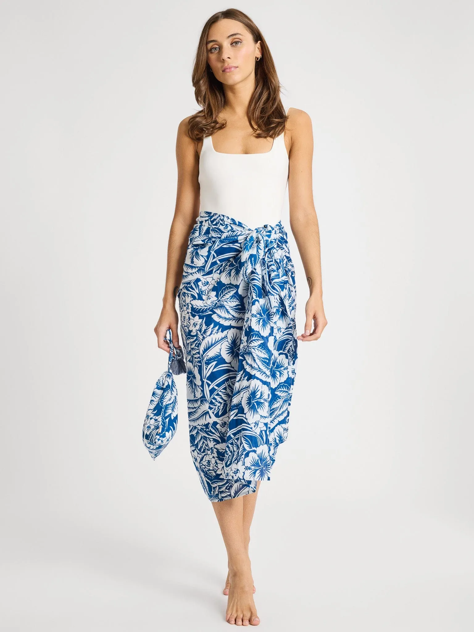 Pareo in Blue Hibiscus warm care