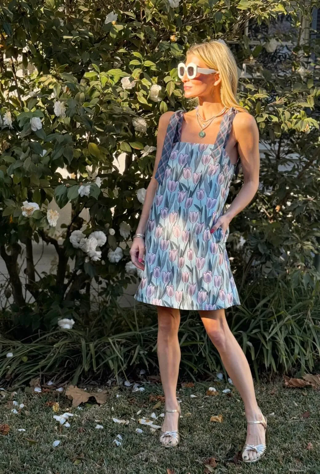 Pillar Dress MINI - Tulip Jacquard modern beauty