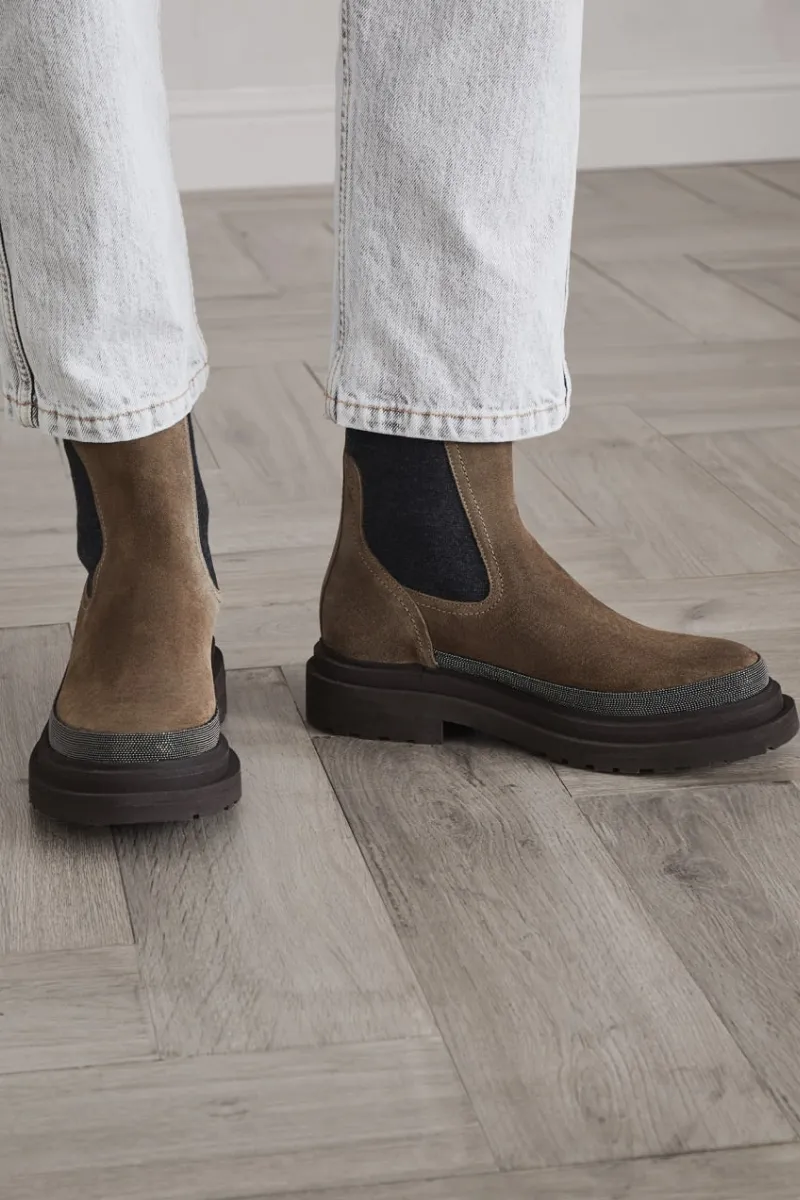 Precious Contour Chelsea Boots Simple match