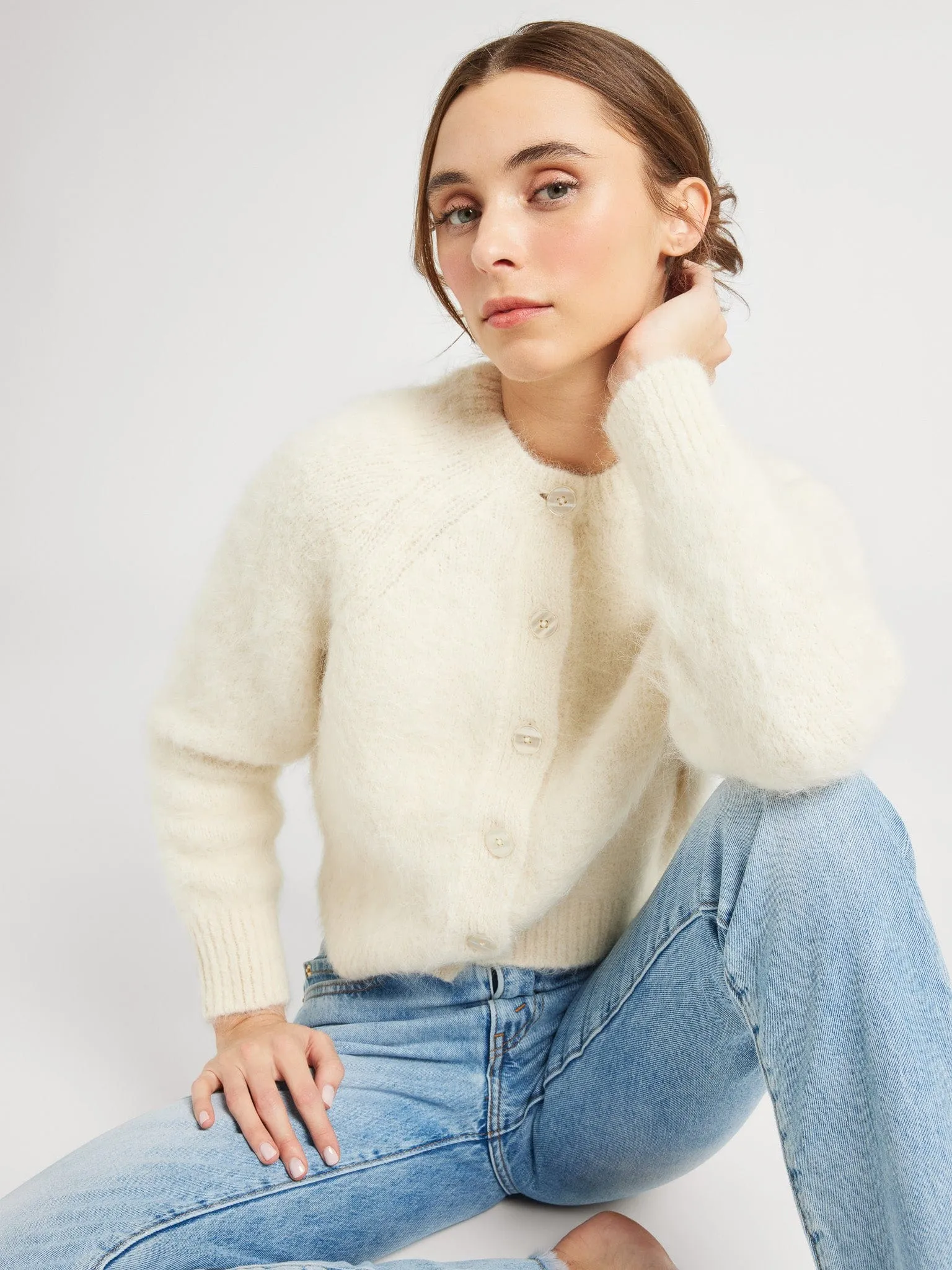Priscilla Cardigan in White Weekend Mode