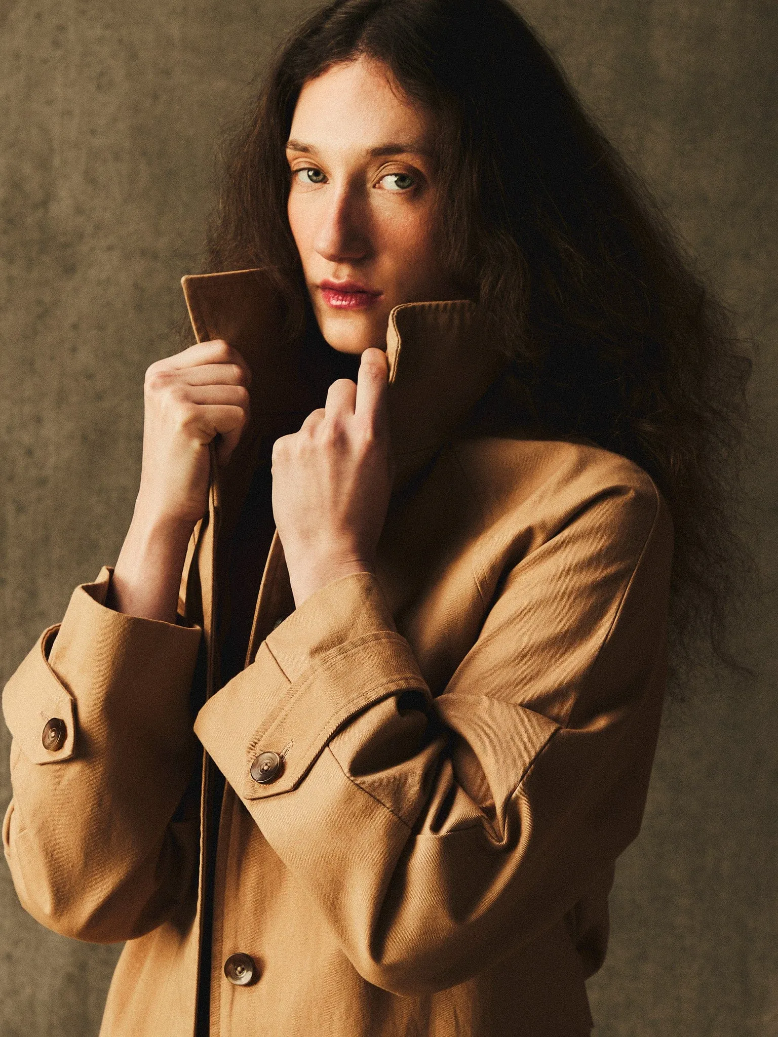 Reggie Trench in Almond soft breeze