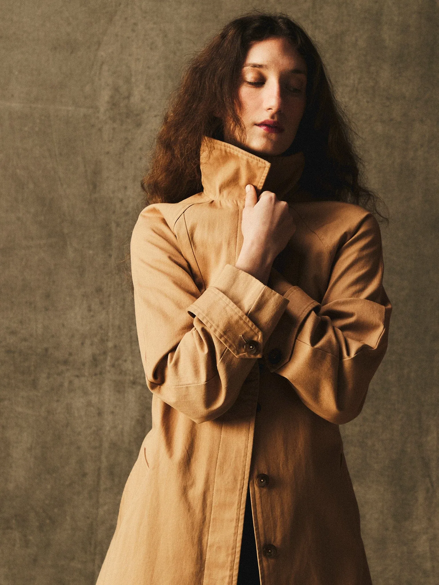 Reggie Trench in Almond classic ease