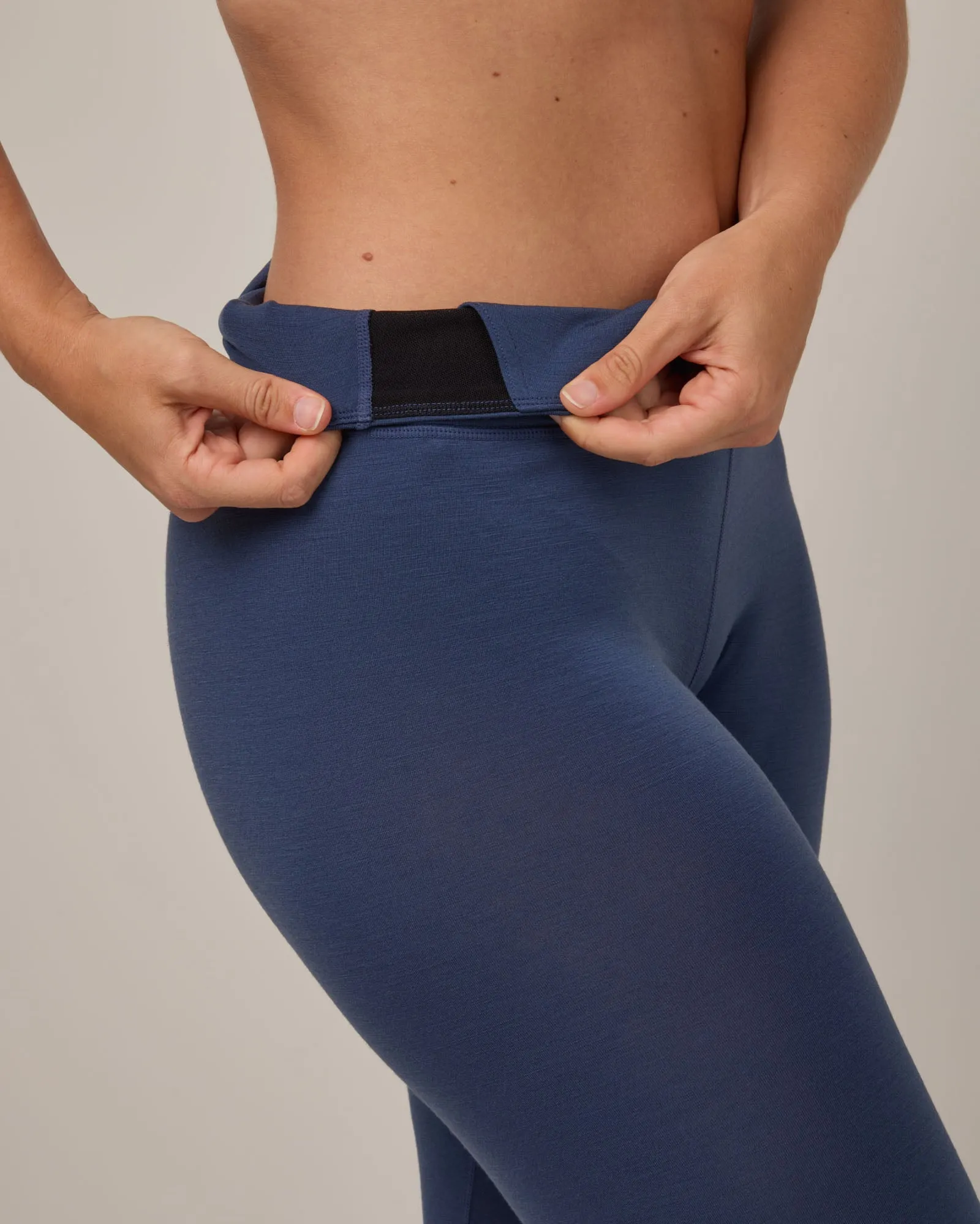 Roam Legging Yoga stretch