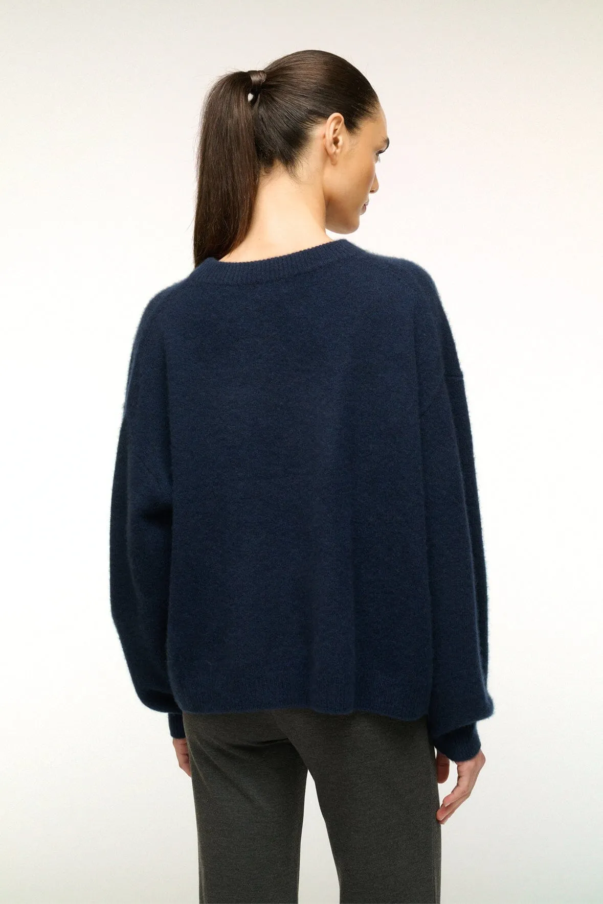 SERRANO CASHMERE RELAXED CREW | NAVY Modern Ease