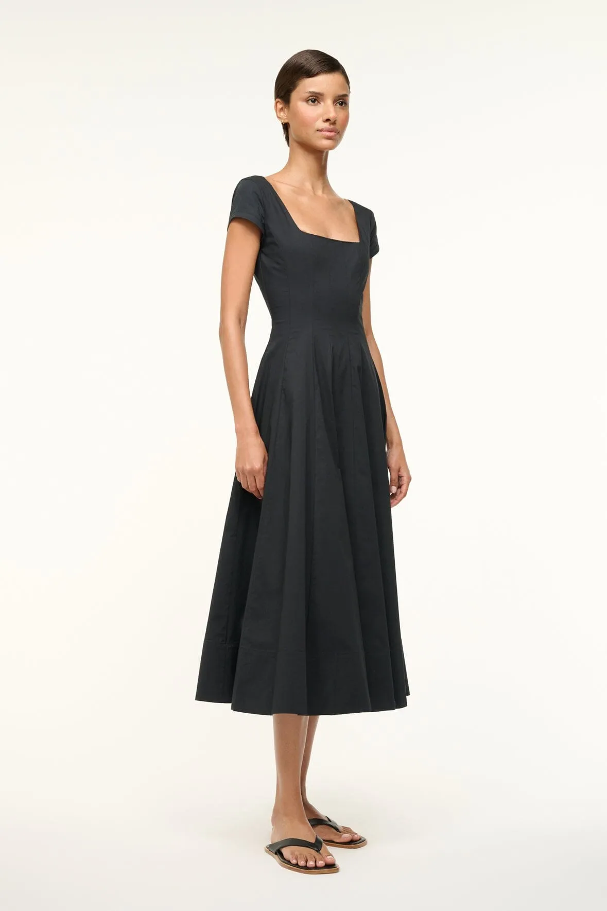SHORT SLEEVE WELLS DRESS | BLACK comfy glow