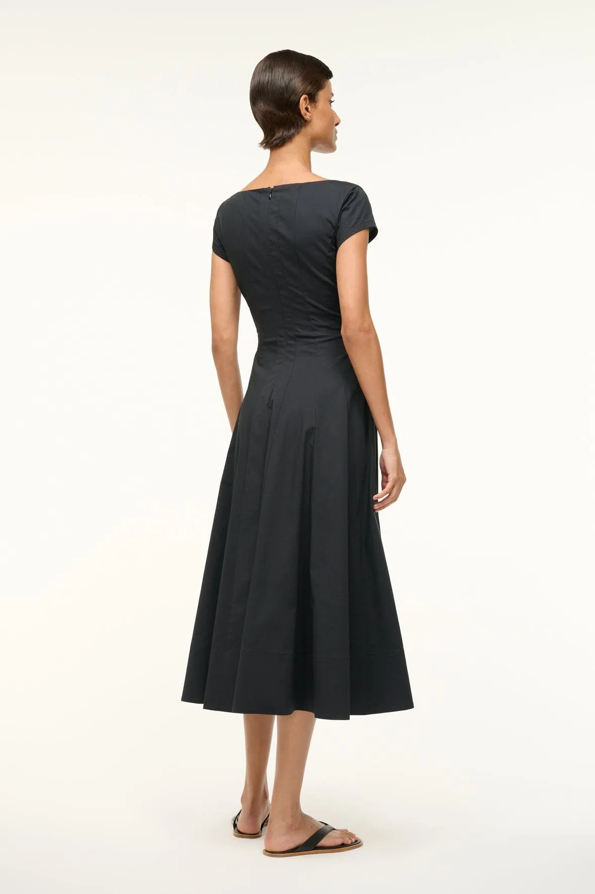 SHORT SLEEVE WELLS DRESS | BLACK cozy vibe