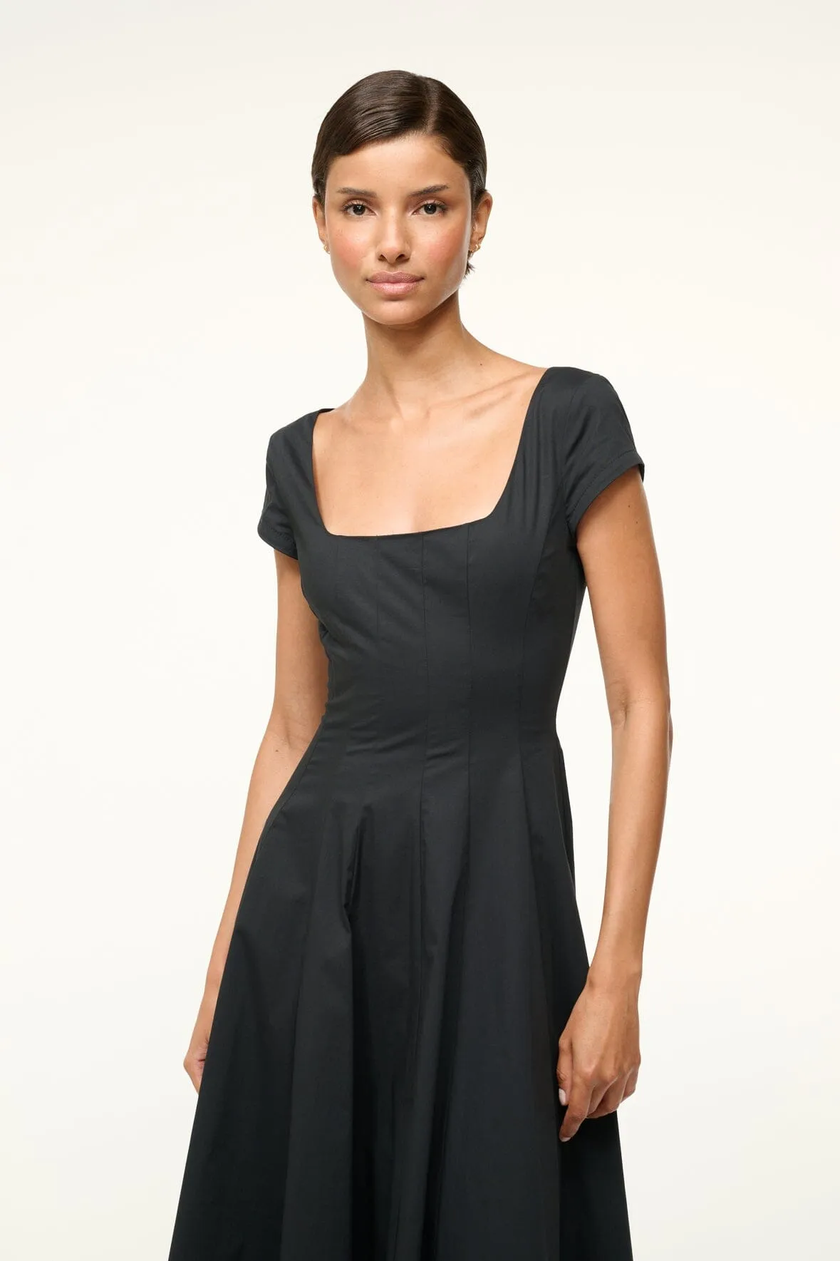 SHORT SLEEVE WELLS DRESS | BLACK glam look