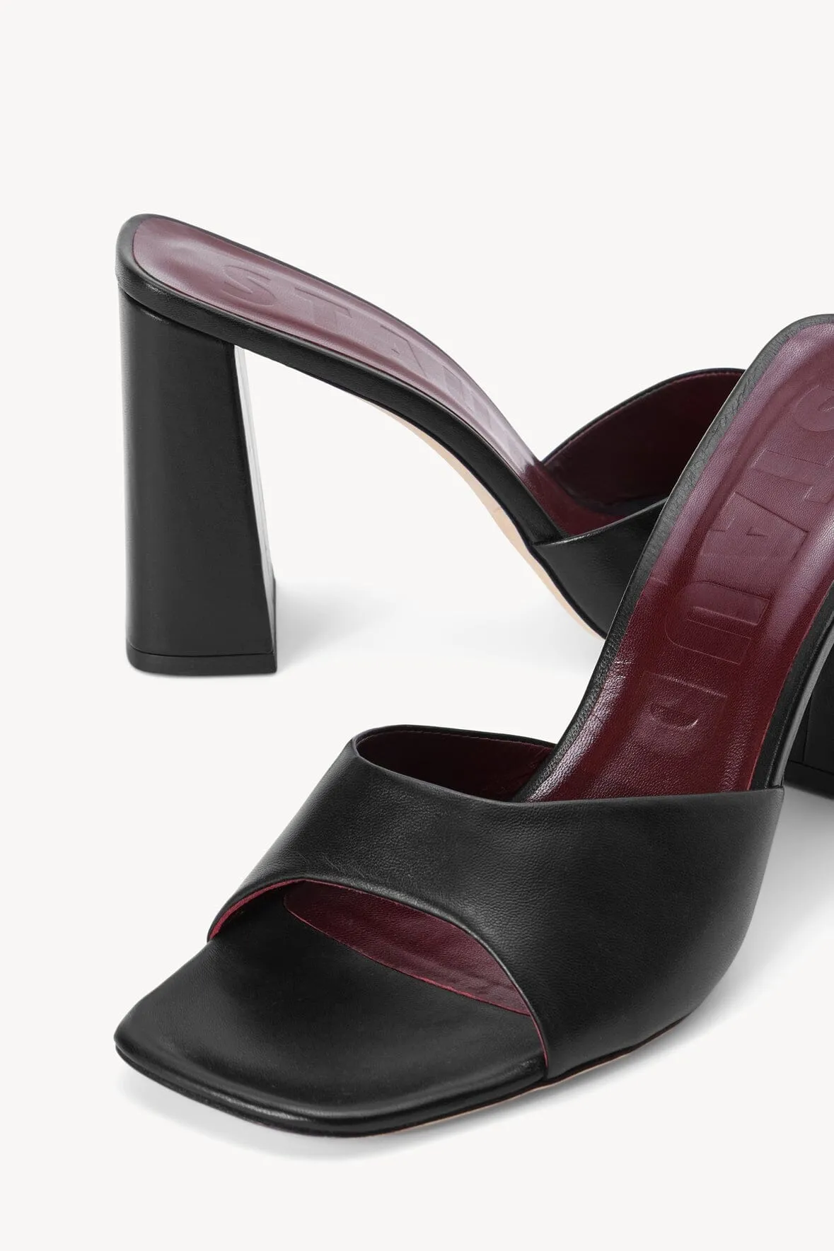 SLOANE HEEL | BLACK professional look