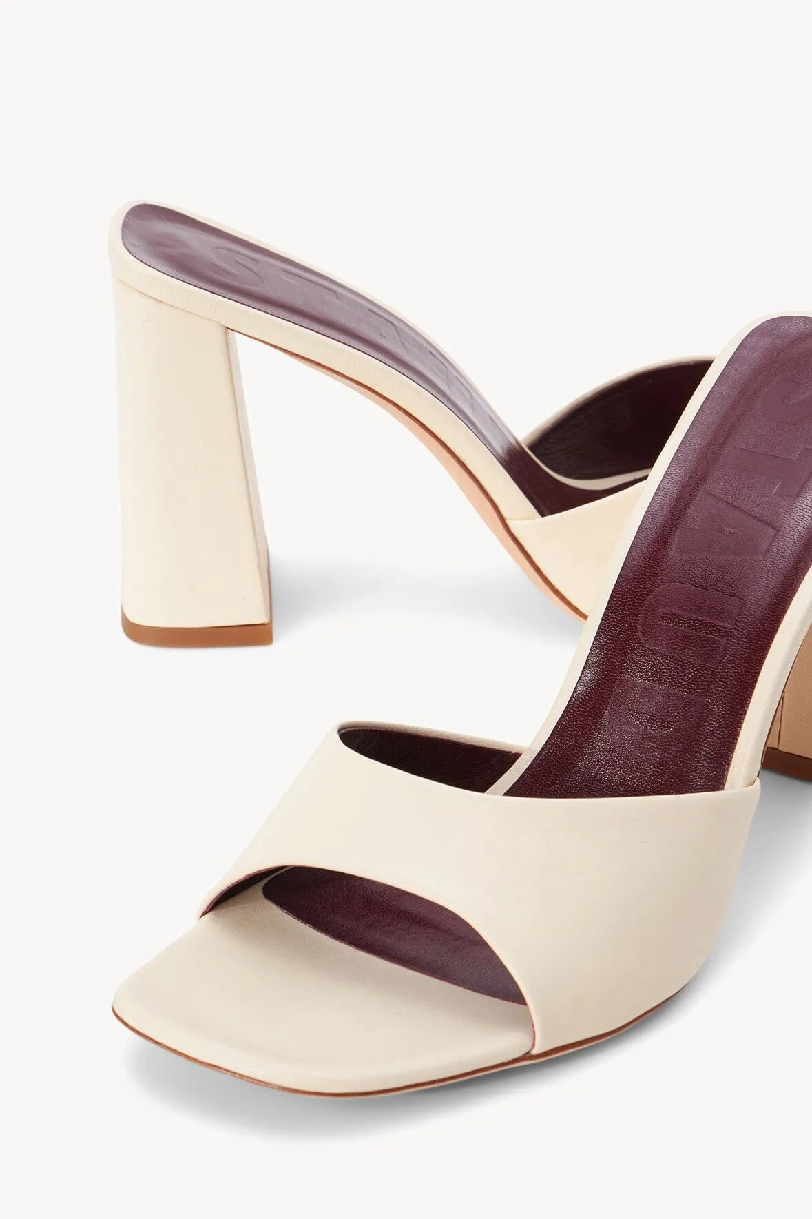 SLOANE HEEL | CREAM posture correct