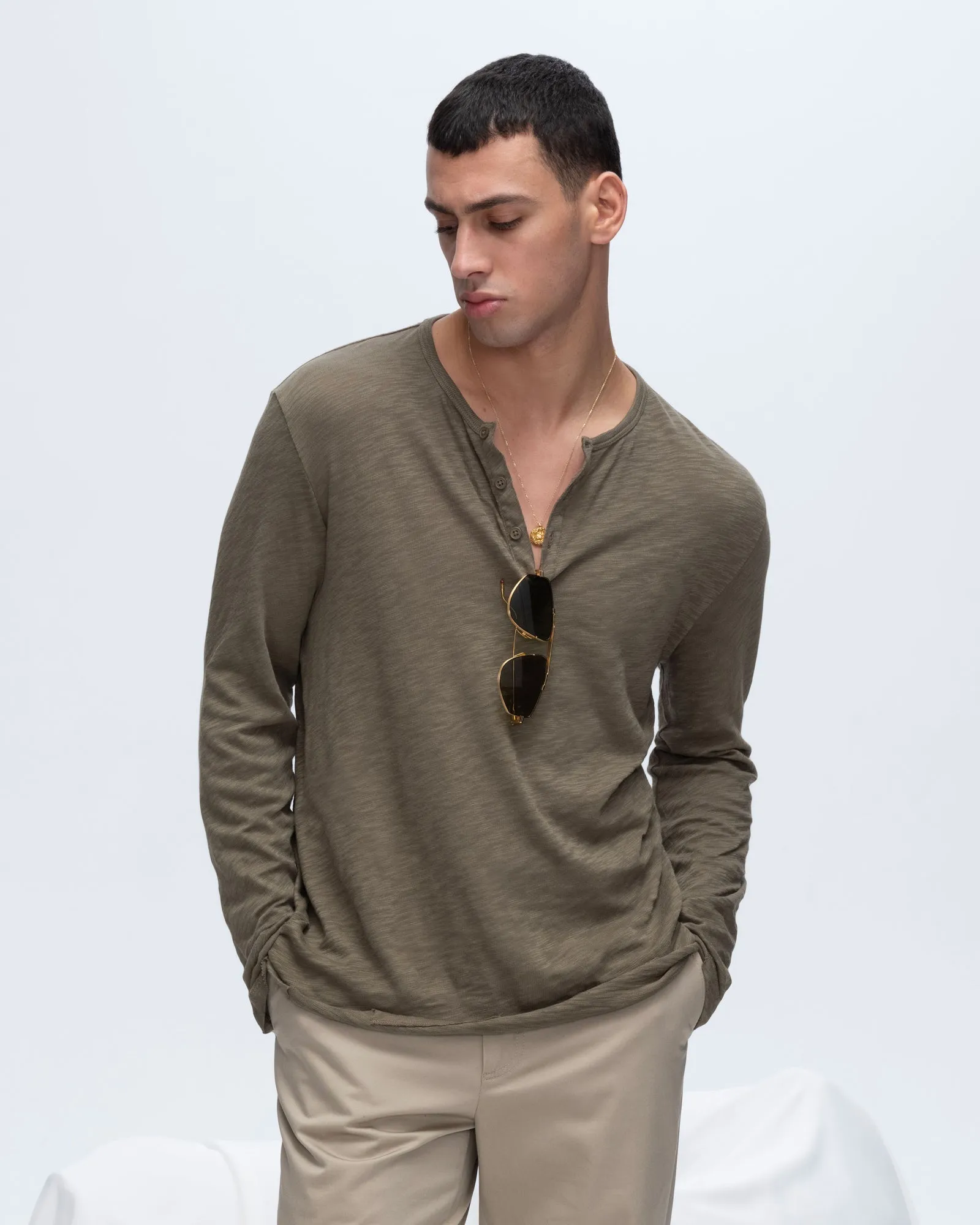 Slub Jersey Destroyed Wash Henley - Army daily charm