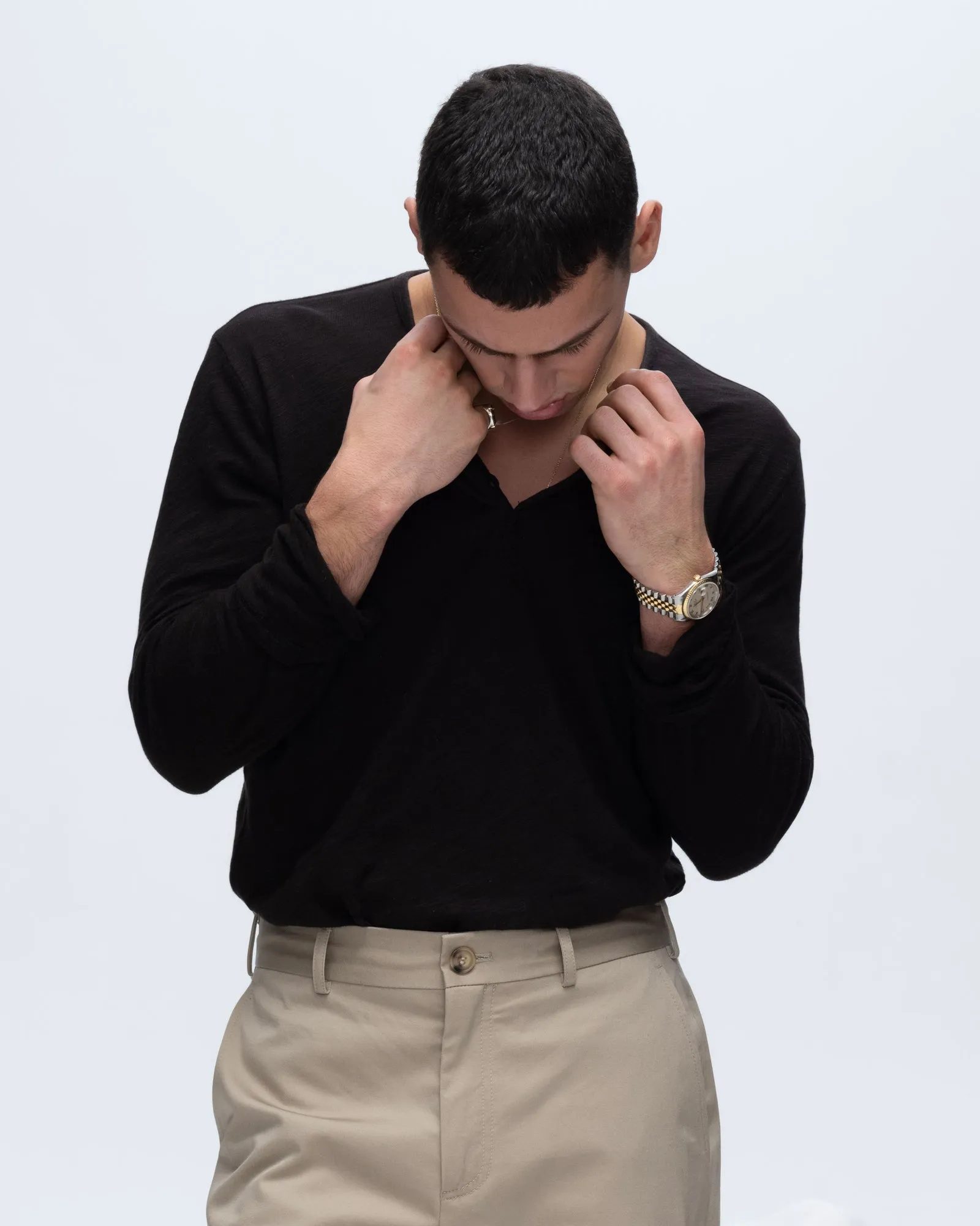 Slub Jersey Destroyed Wash Henley - Black classic design
