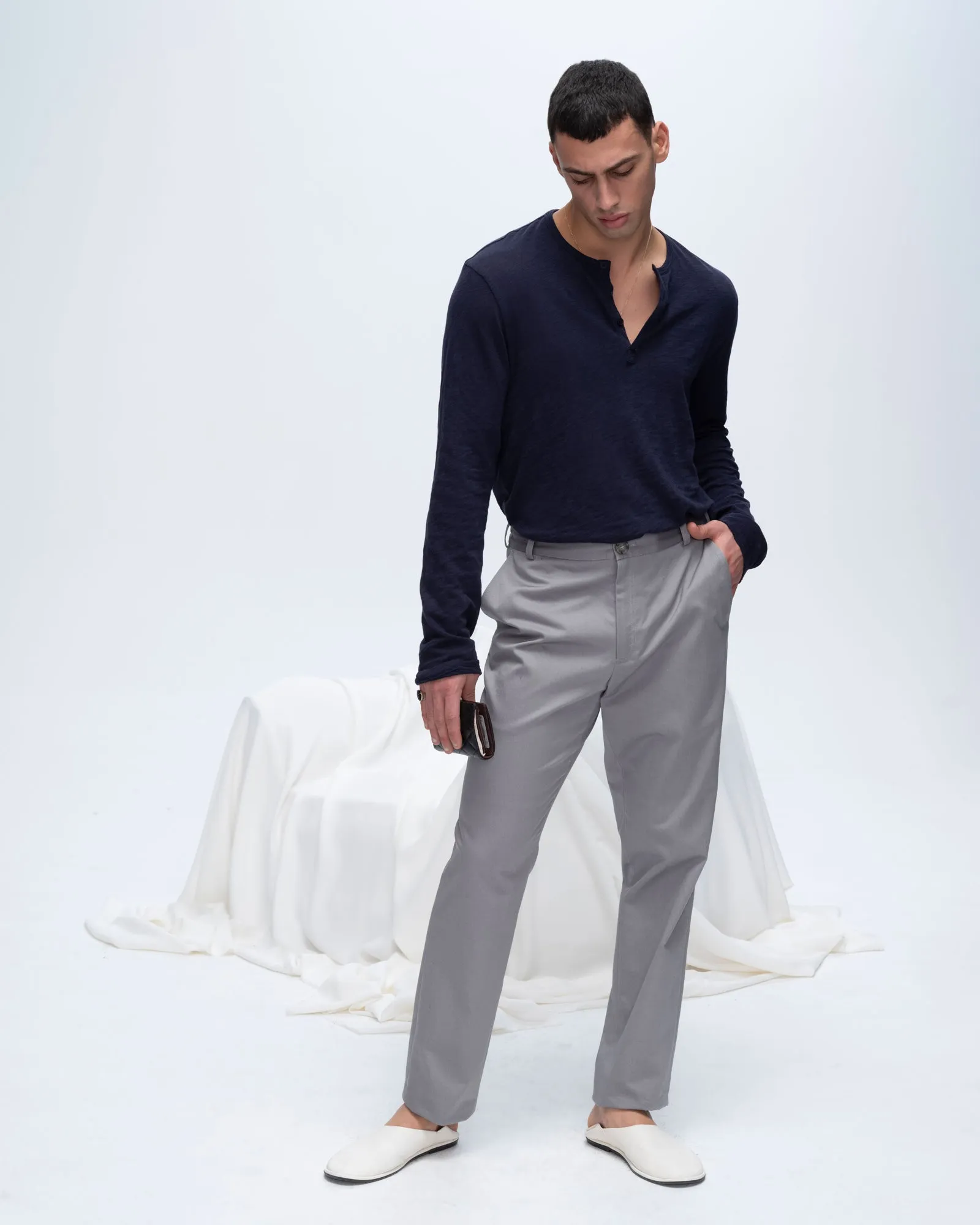Slub Jersey Destroyed Wash Henley - Midnight basic vibe