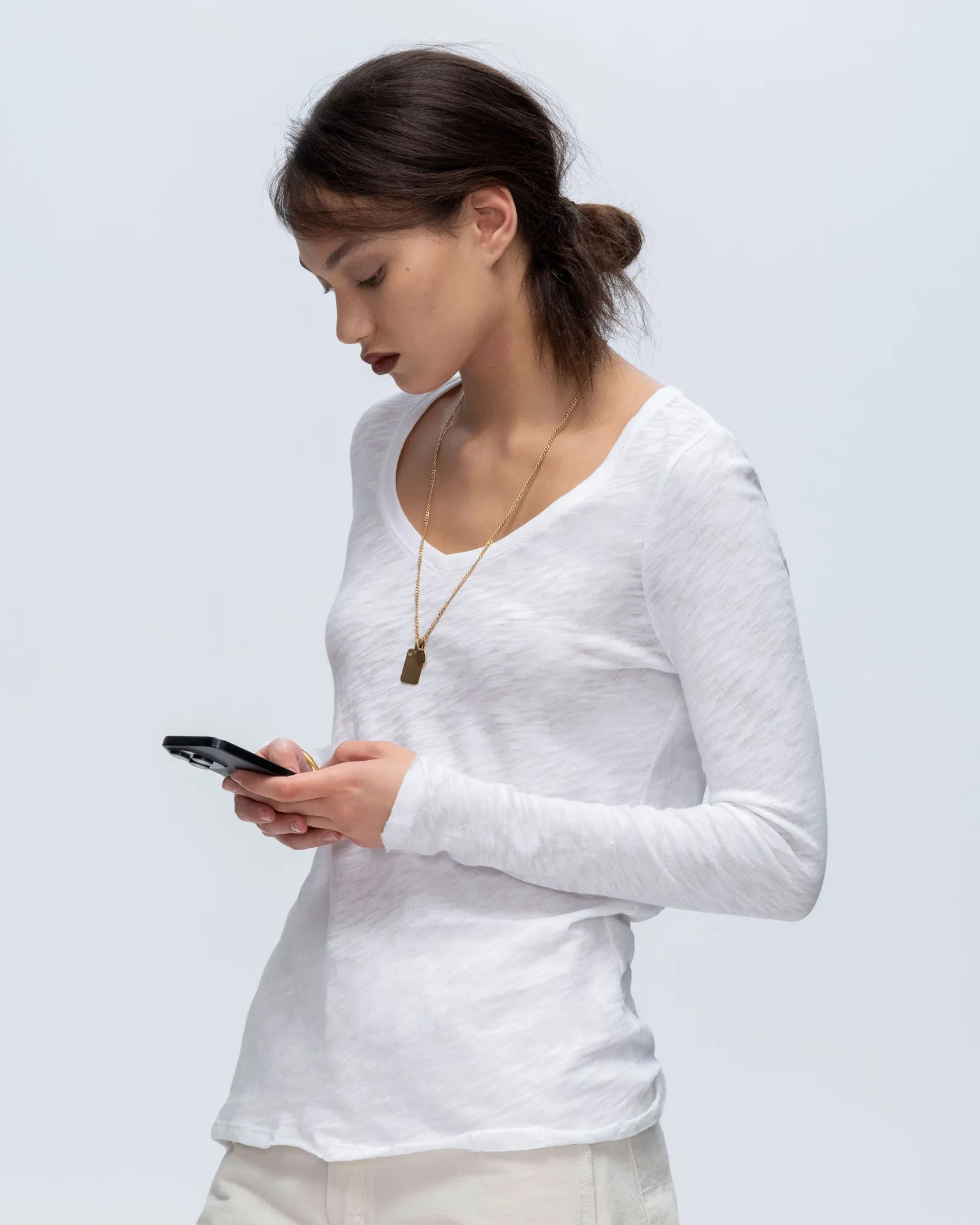 Slub Jersey Long Sleeve V-Neck Tee - White comfort mode