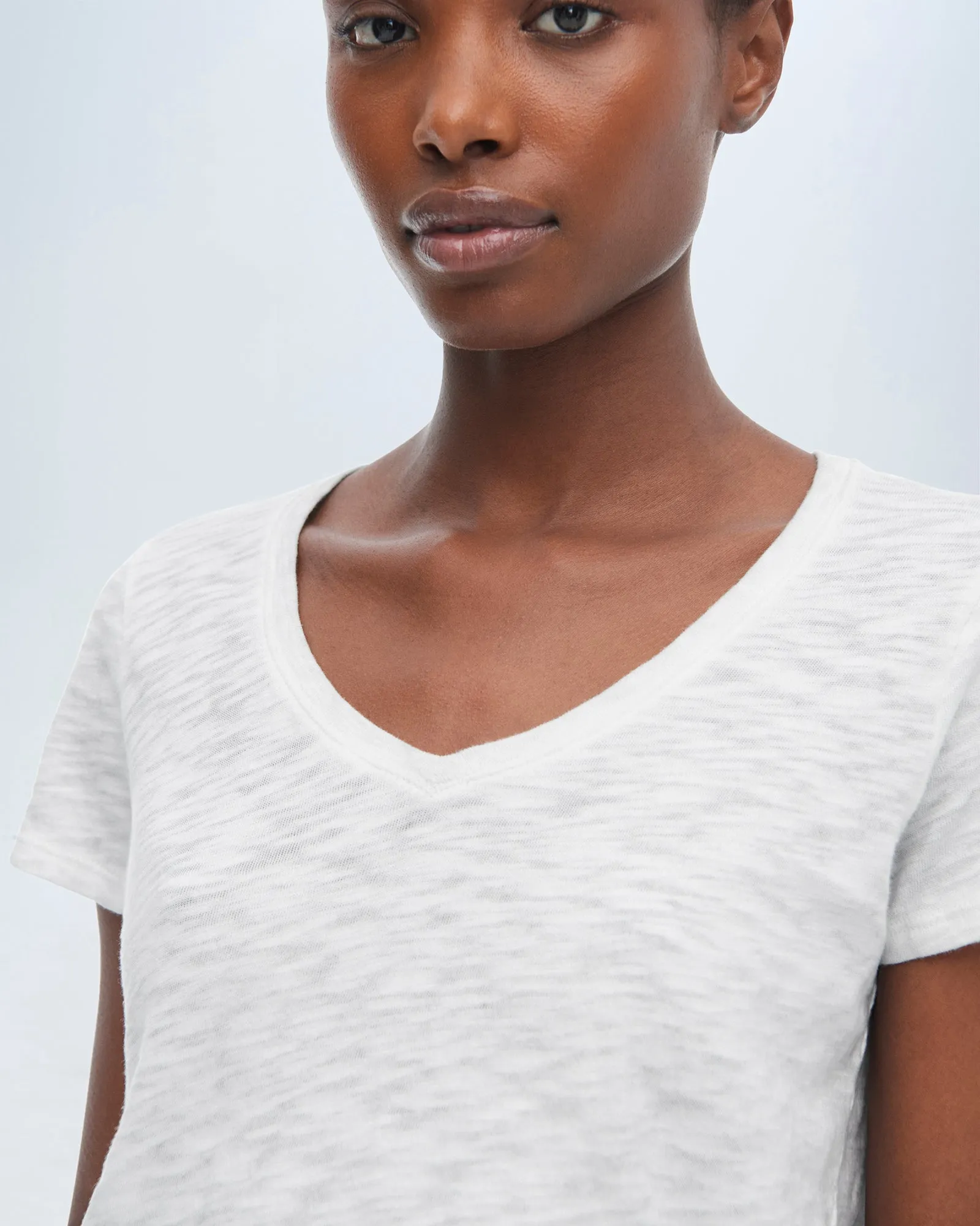Slub Jersey Schoolboy V-Neck Tee - White modern cut