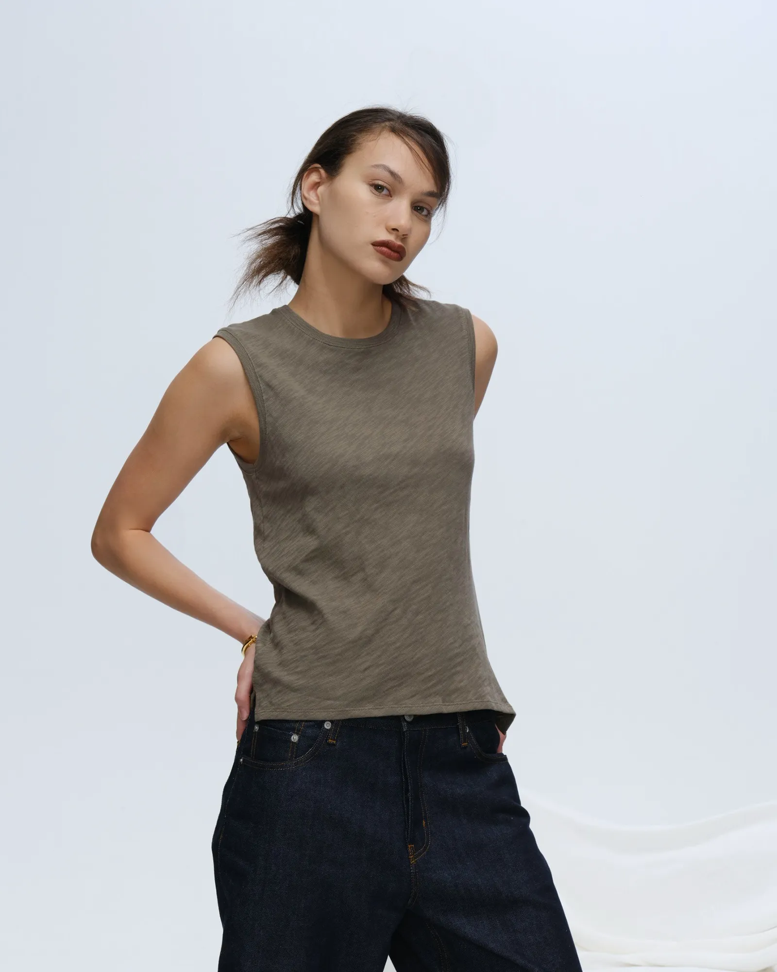 Slub Jersey Sleeveless Schoolboy Tee - Army sleek edge