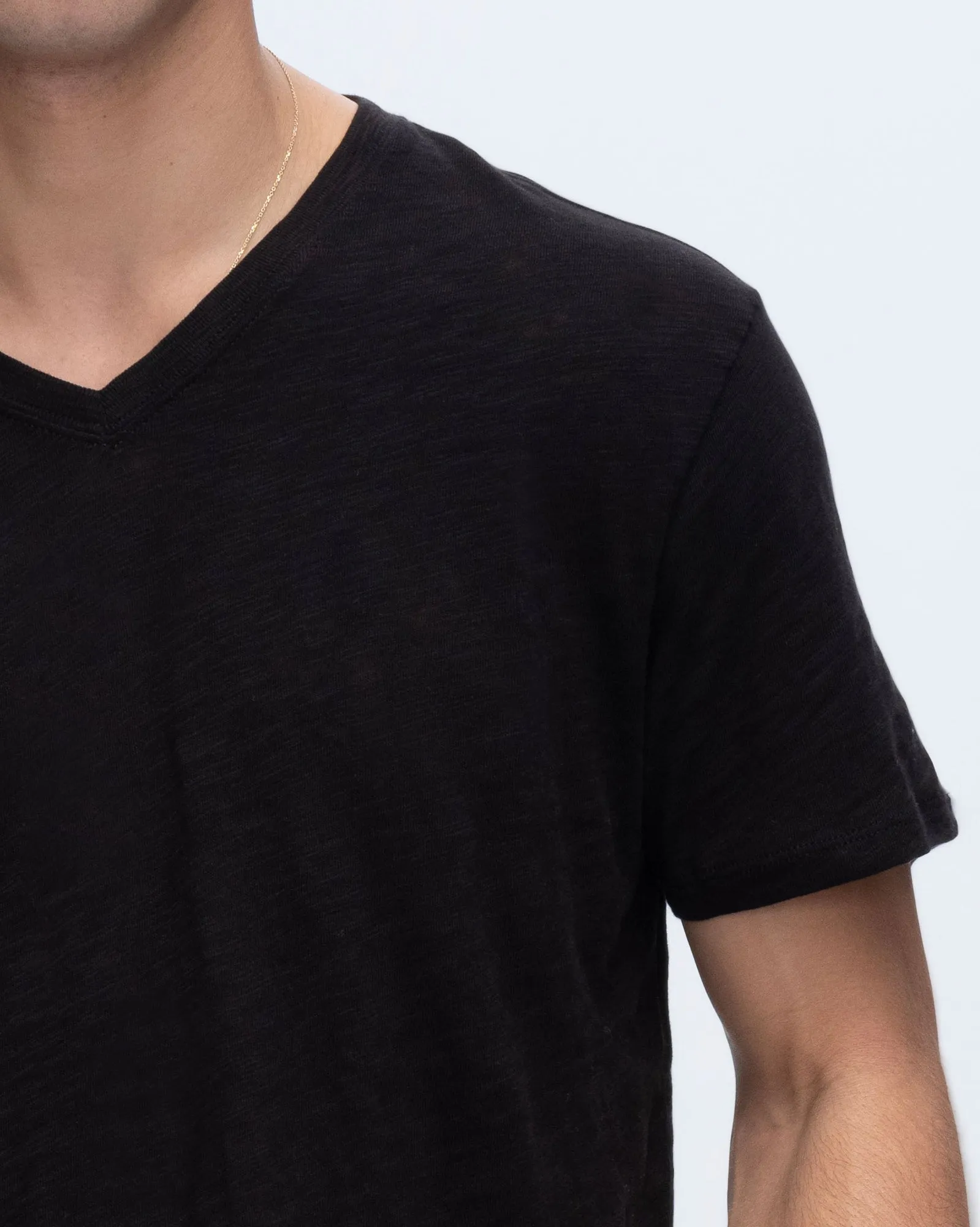 Slub Jersey V-Neck Tee - Black loose fit