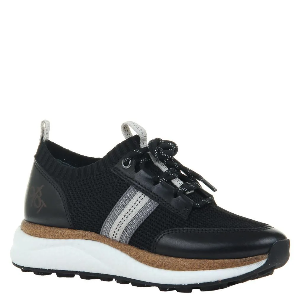 SPEED in BLACK Sneakers sporty youth