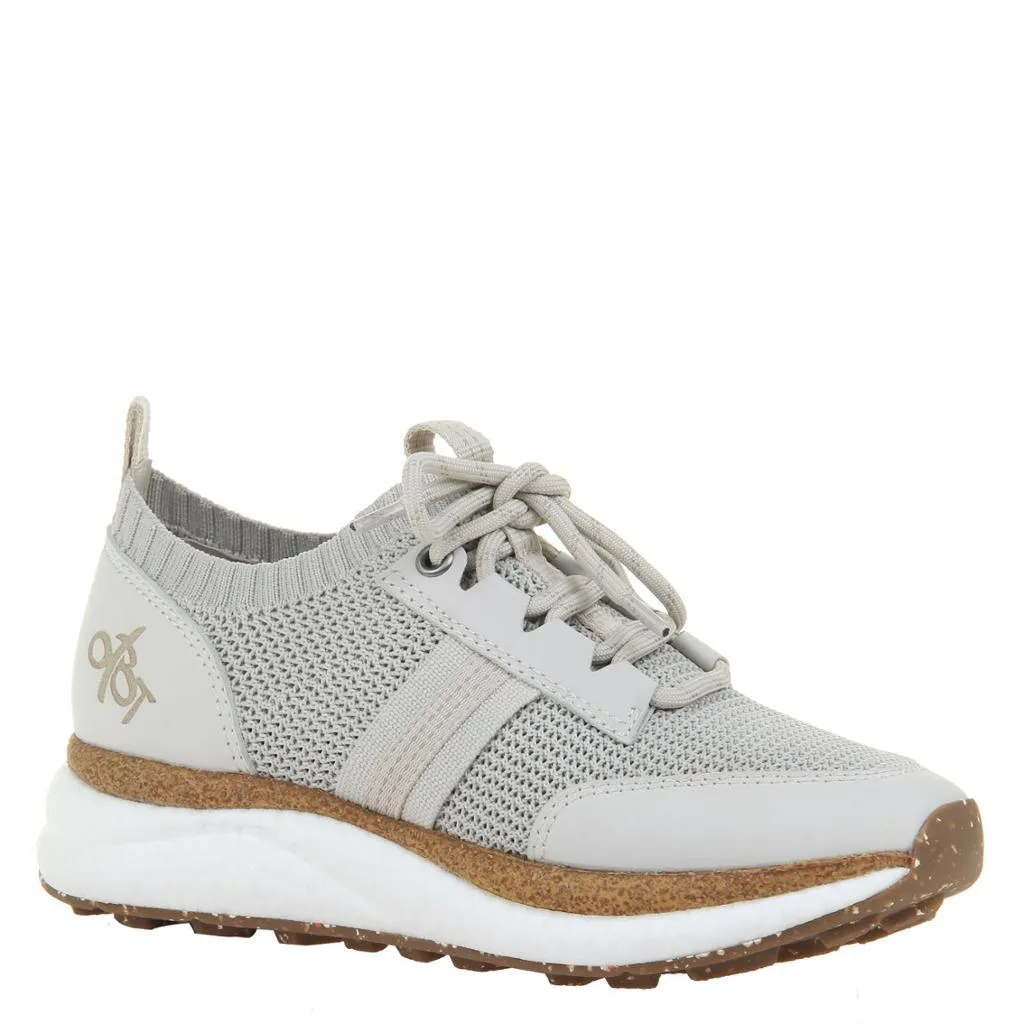SPEED in MIST Sneakers free motion