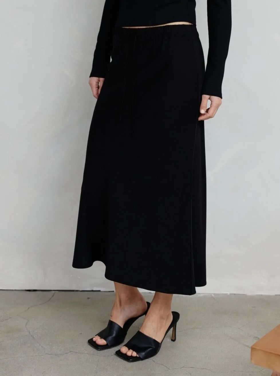 Talia Black Skirt fashion mark