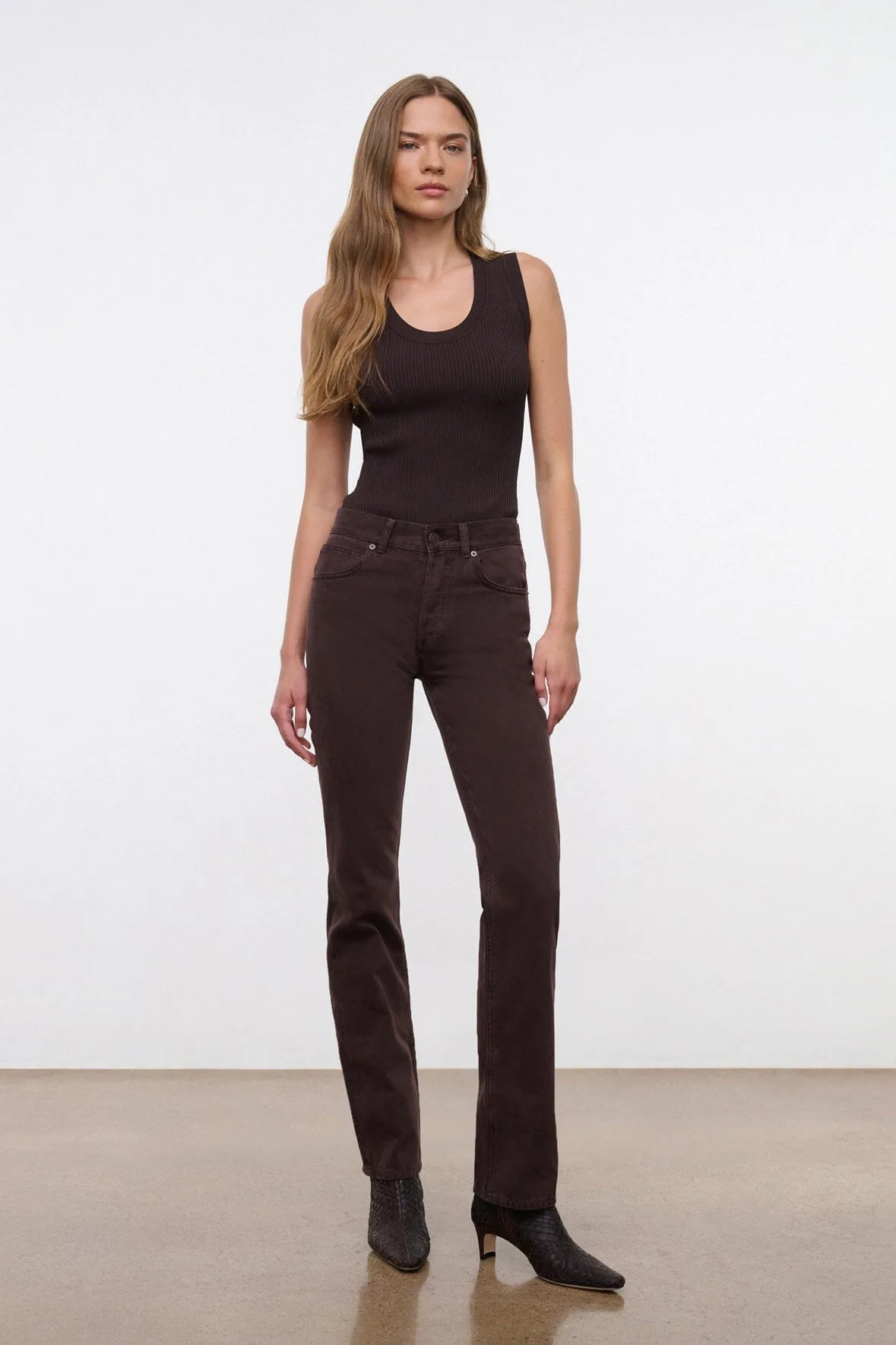 TEDDY STRAIGHT JEAN | EARTH trend must-have