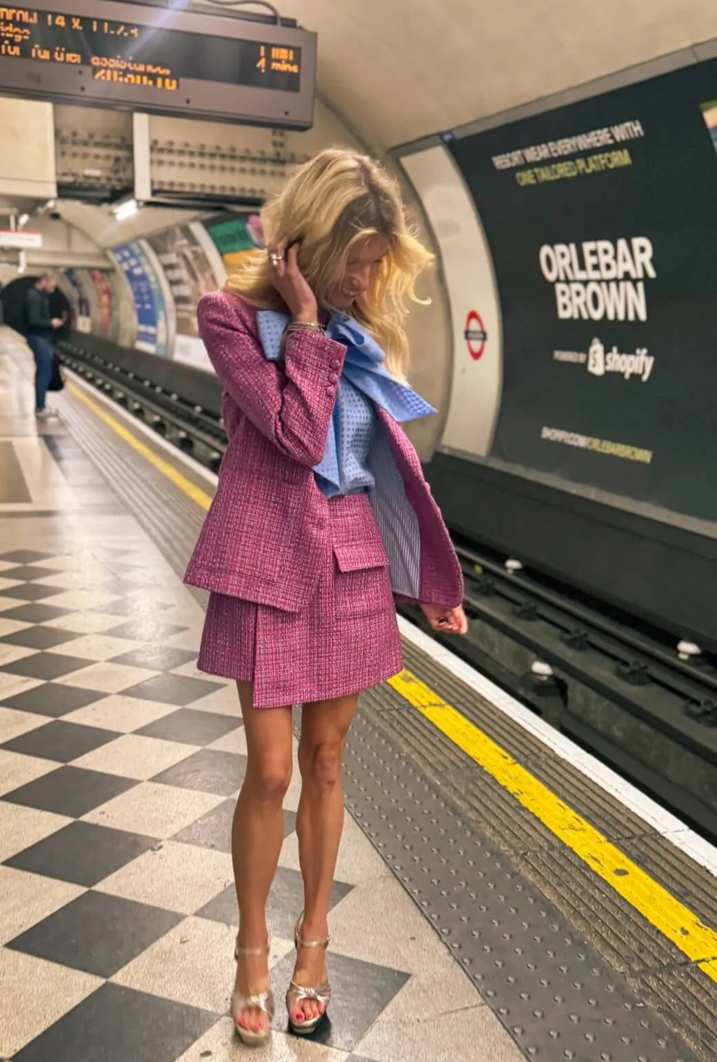 The Classic Blazer - Pink Tweed wind barrier