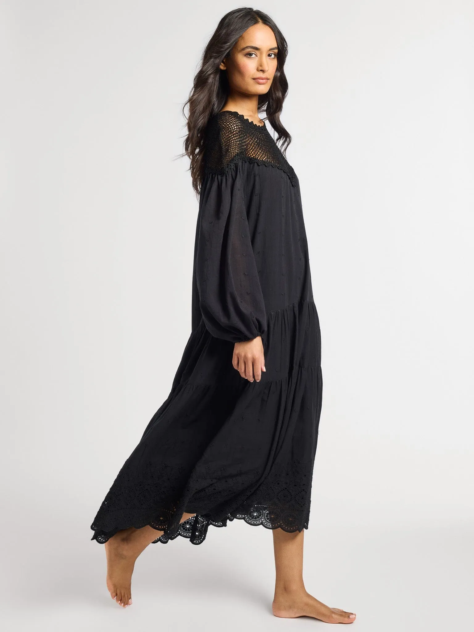 Vega Crochet Dress in Black skin vibe