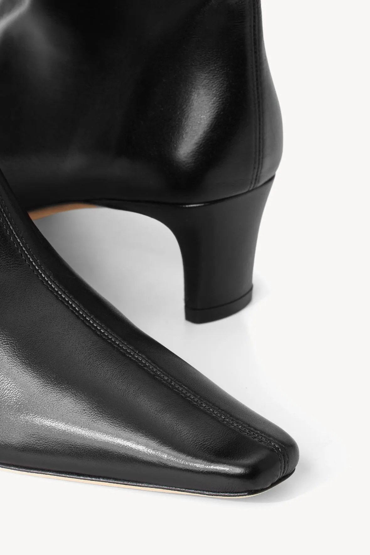 WALLY BOOT | BLACK Trendy style