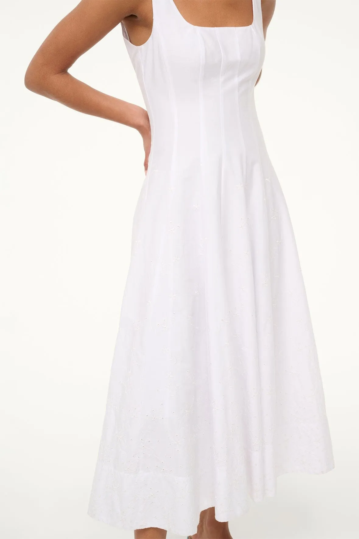 WELLS DRESS | WHITE EMBROIDERY glam look