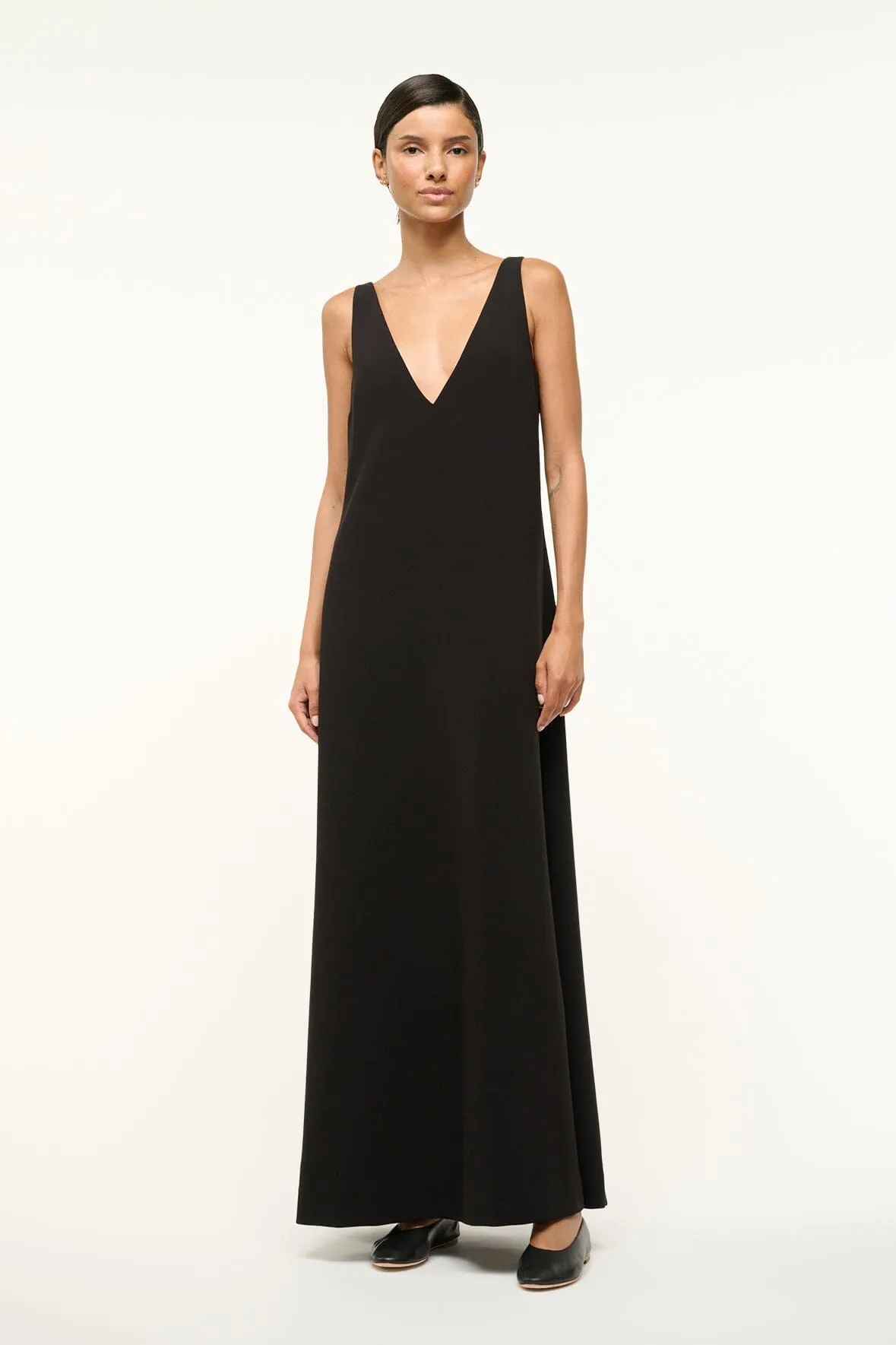 ZORA DRESS | BLACK classic feel